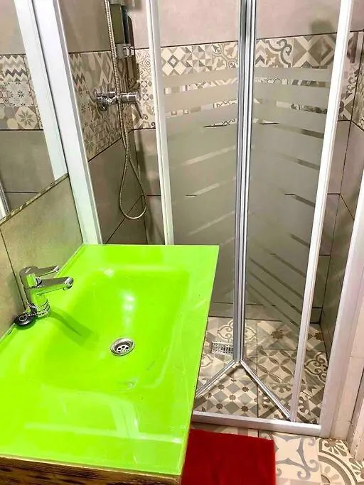Estudio Nuevo! Al Lado Del Metro L1 L4 L5 バルセロナ