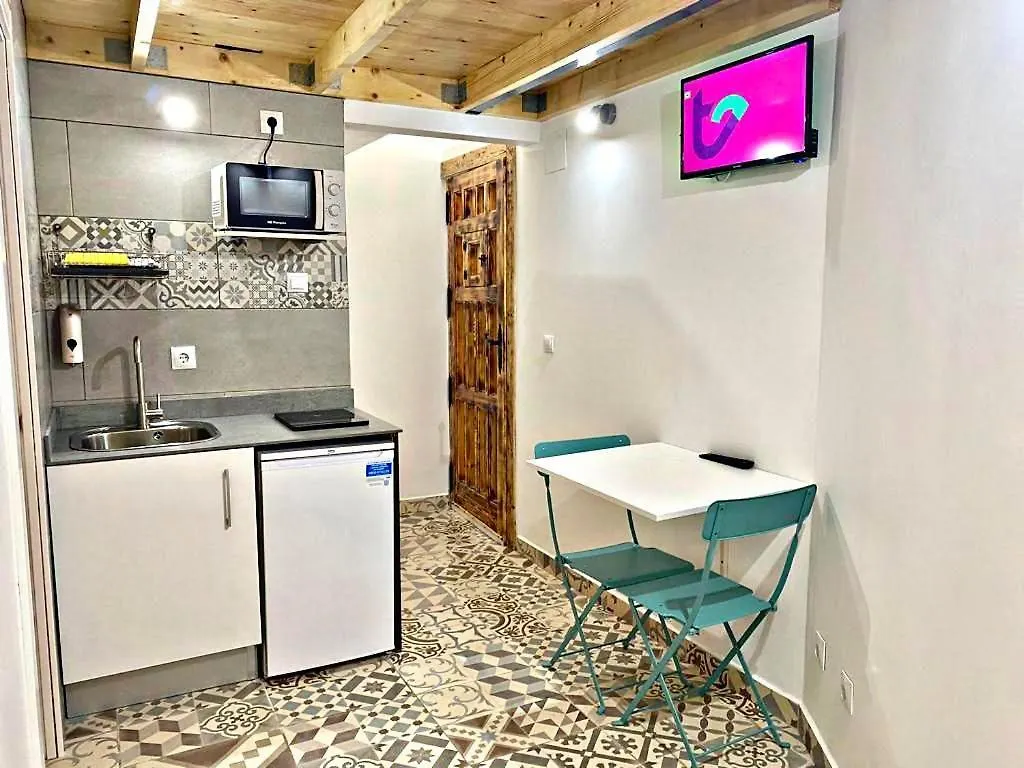 Estudio Nuevo! Al Lado Del Metro L1 L4 L5 0*, バルセロナ